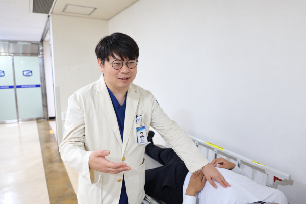 [사진] 김기욱 교수 