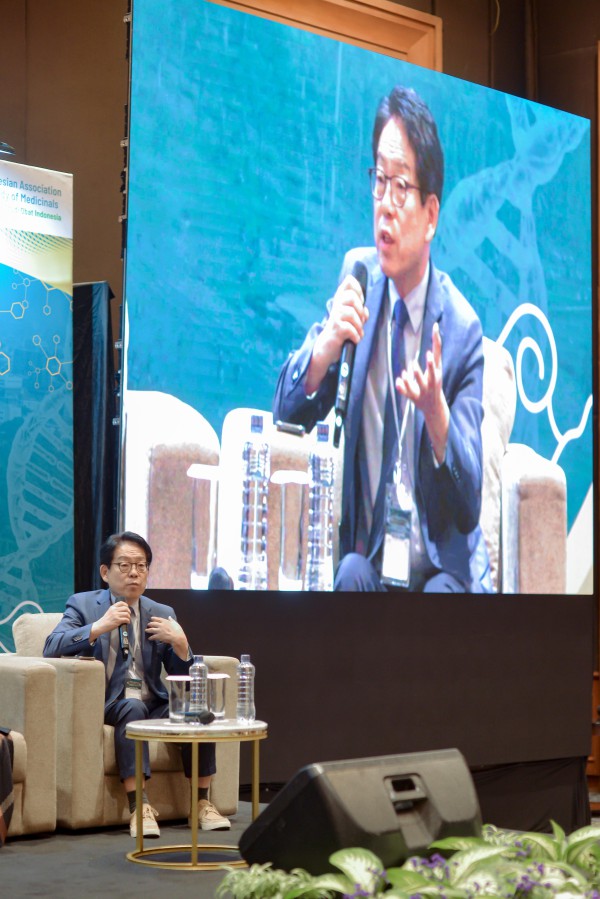 [사진] 이일섭 글로벌 임상시험센터장이 IASMED Annual Meeting 2026