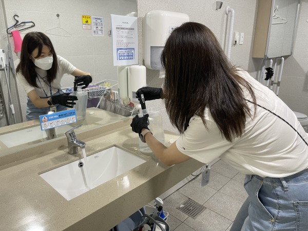 [사진] 용인특례시 처인·기흥·수지구보건소는 12일까지 레지오넬라증 예방을 위한 환경 검사를 한다
