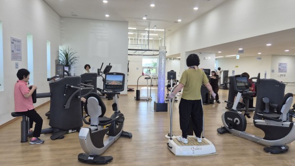 [사진] 양주시 은남통합보건지소, 중장년 근력강화 운동 프로그램 상반기 수료식 개최