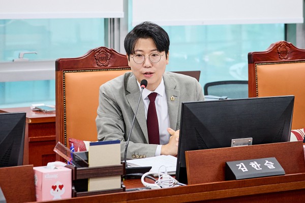 [사진] 김한슬 의원 