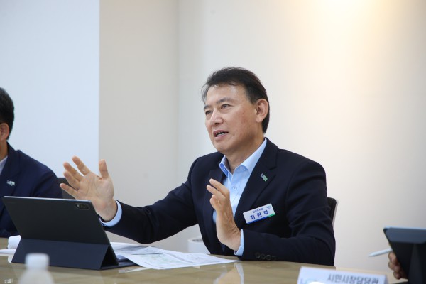 [사진] 지난 2일 최현덕 남양주시장이 달뫼IC 통행료 인하 필요성을 설명하고 있다.