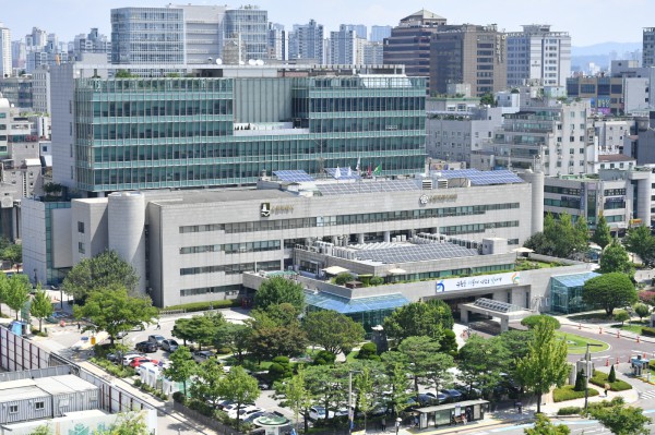 수원시청 전경 