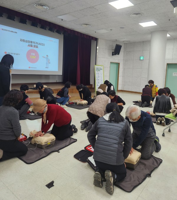 구리시는 지난 25일 “2025년 안전 문화운동 일환 안전보안관 심폐소생술 교육”을 실시했다.