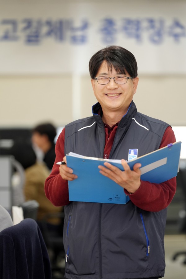 징수과 체납추적팀 신용철 주무관은 “ㄱ씨 가족이 자립할 때까지 계속해서 연락하며 안부를 확인하겠다”고 말했다. 