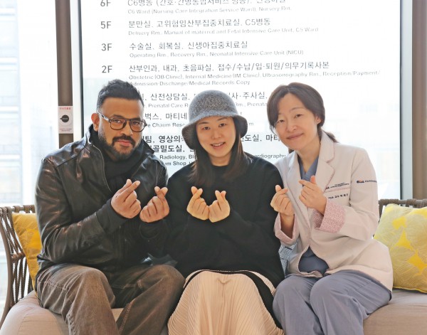 주치의 강남차여성병원 박희진 교수와 럭키 부부 기념사진