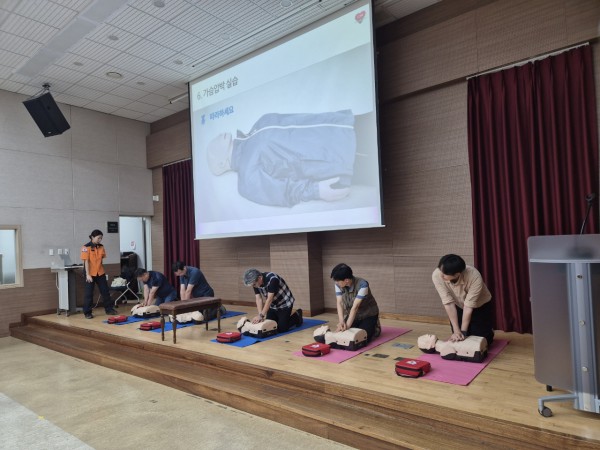 지난해 진행한 심폐소생술 교육 현장 사진